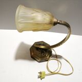 Lampe années 30 pied en laiton tulipe en verre pressé