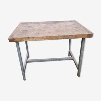 Work table, workshop, log