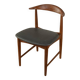 Chaise "corne de vache"  en noyer et similicuir noir