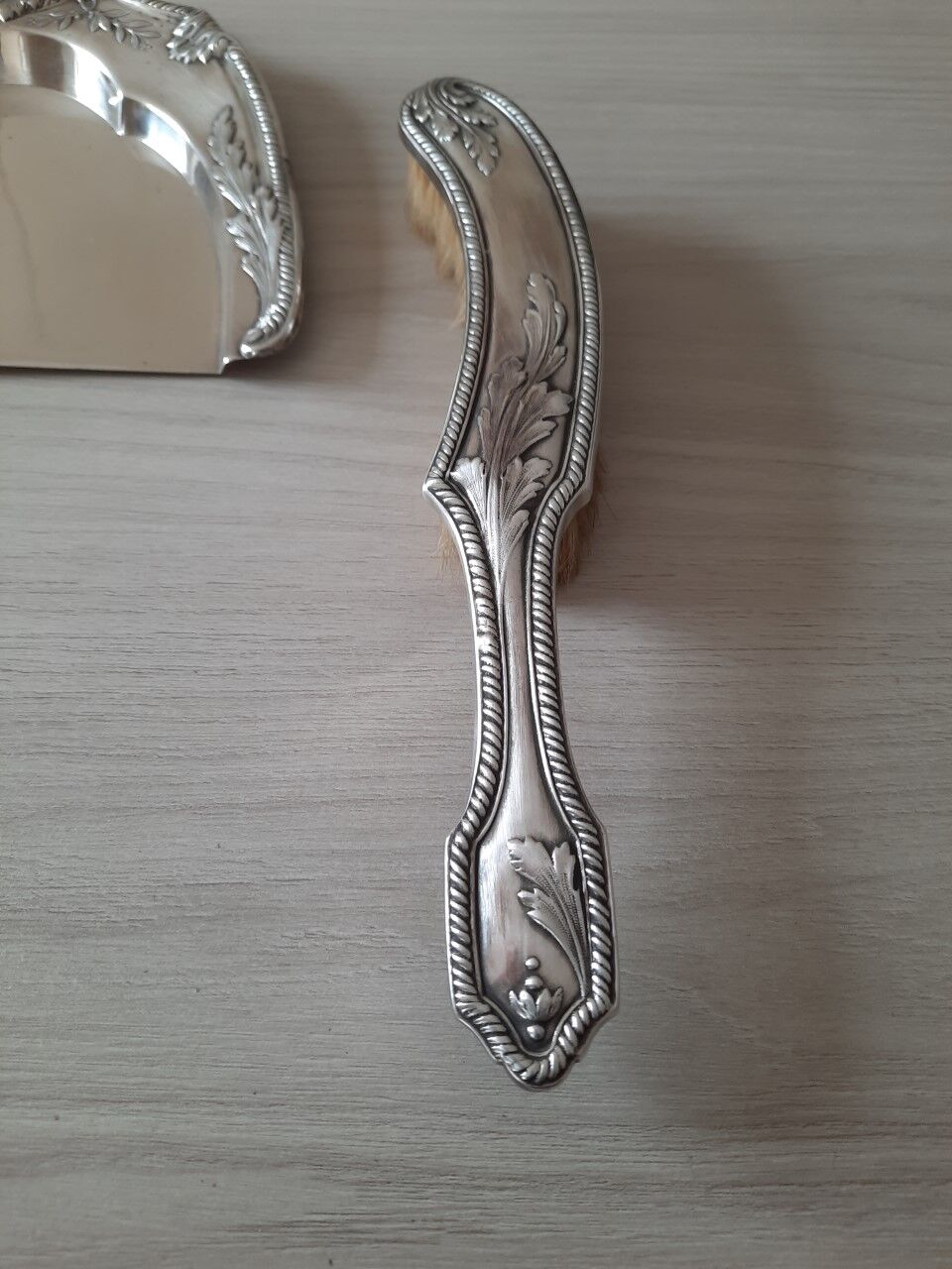 Silver metal crumb