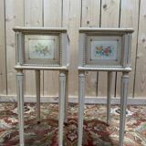 Paire de tables de chevets de style Louis XVI en bois peint