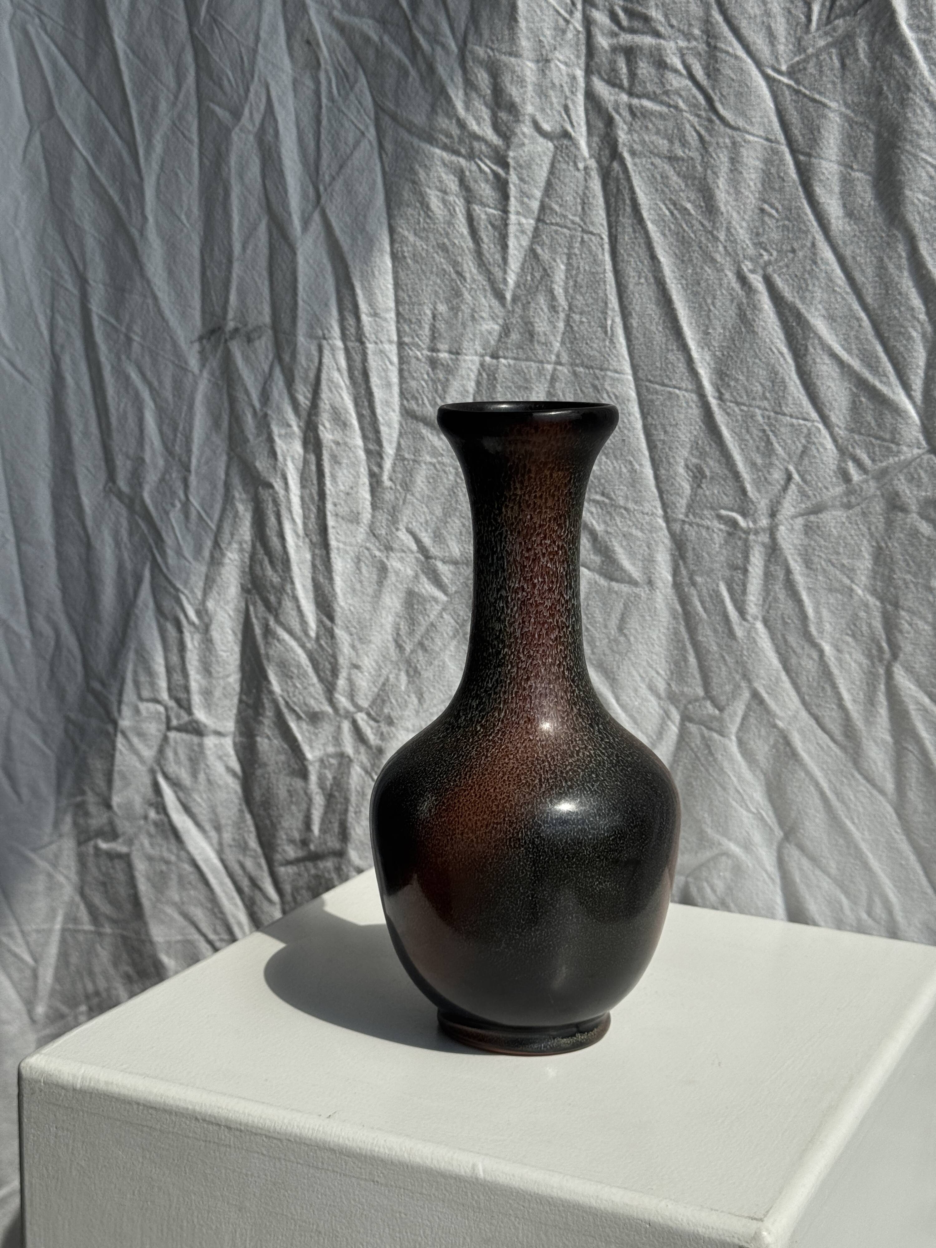 Vase en céramique brun H25