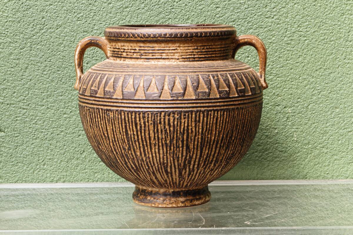 Etruscan vase Schenrich, West Germany, 1970s