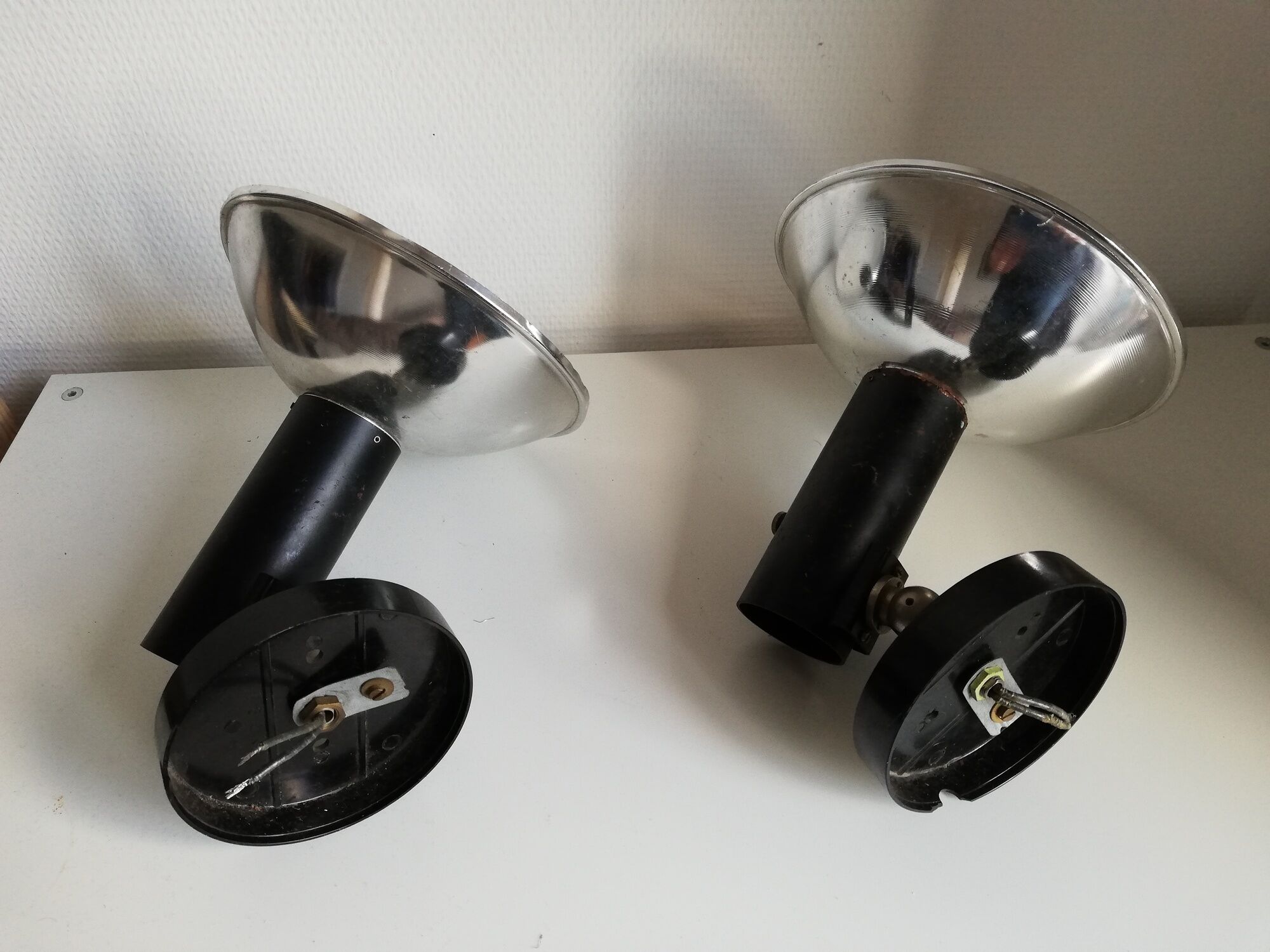 Lot 2 sconces 60/70