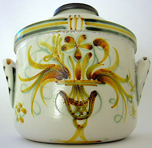 Covered sandstone pot, model G6, Kéraluc à Quimper