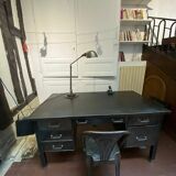 Authentic Straffor metal desk in very good condition