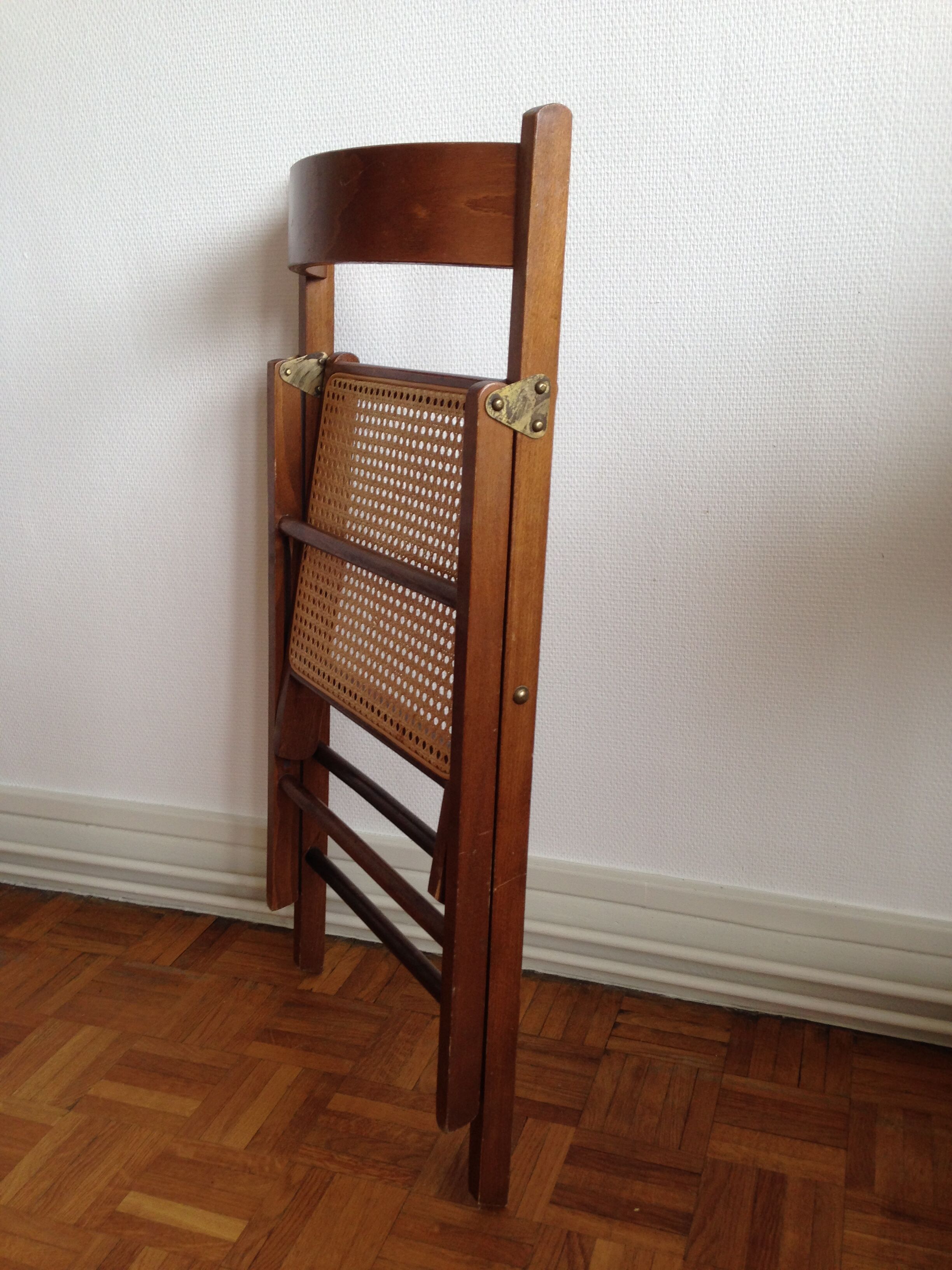 Chaise pliante cannée