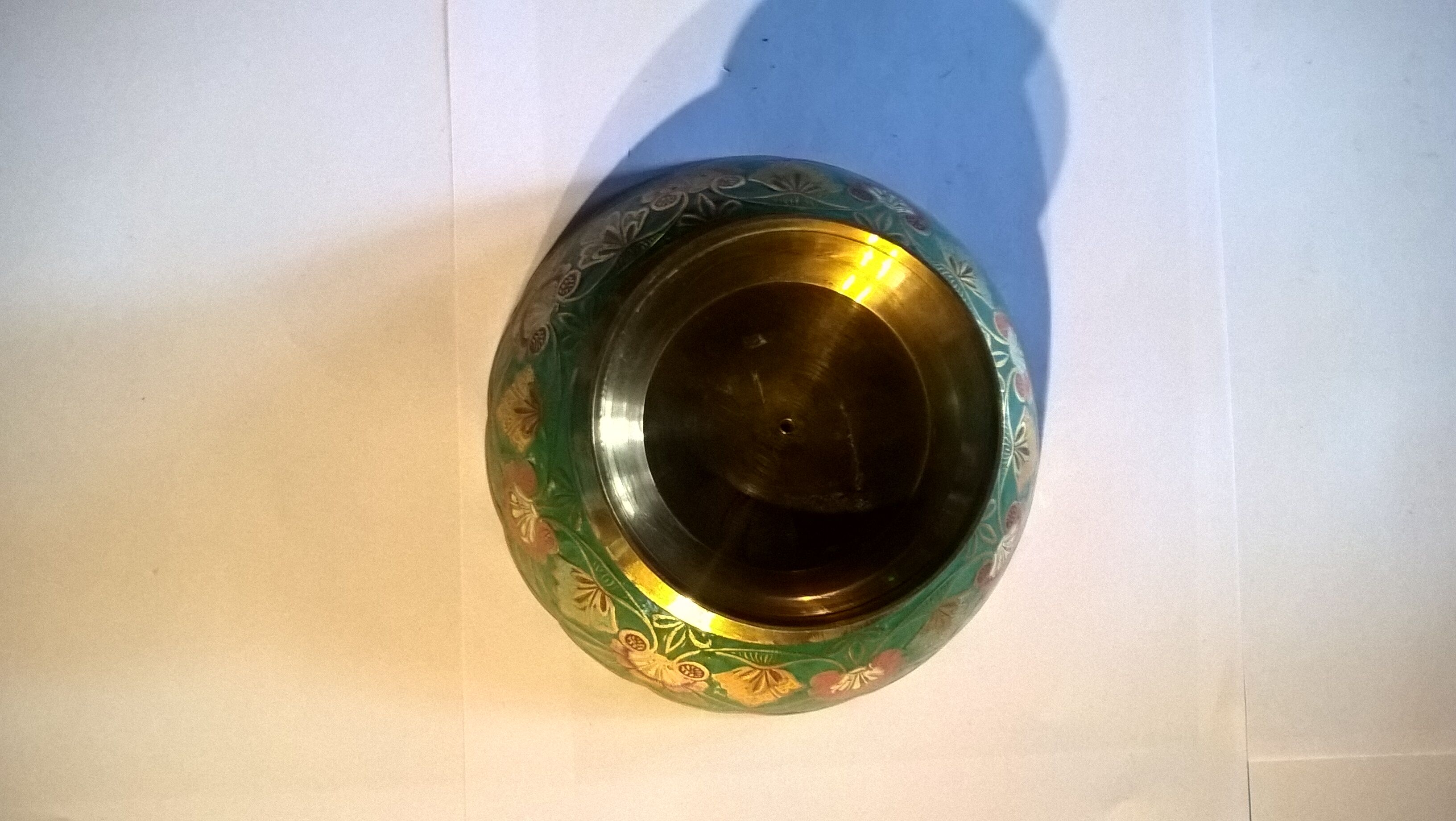 Empty enamelled brass pocket with several Asian style colors