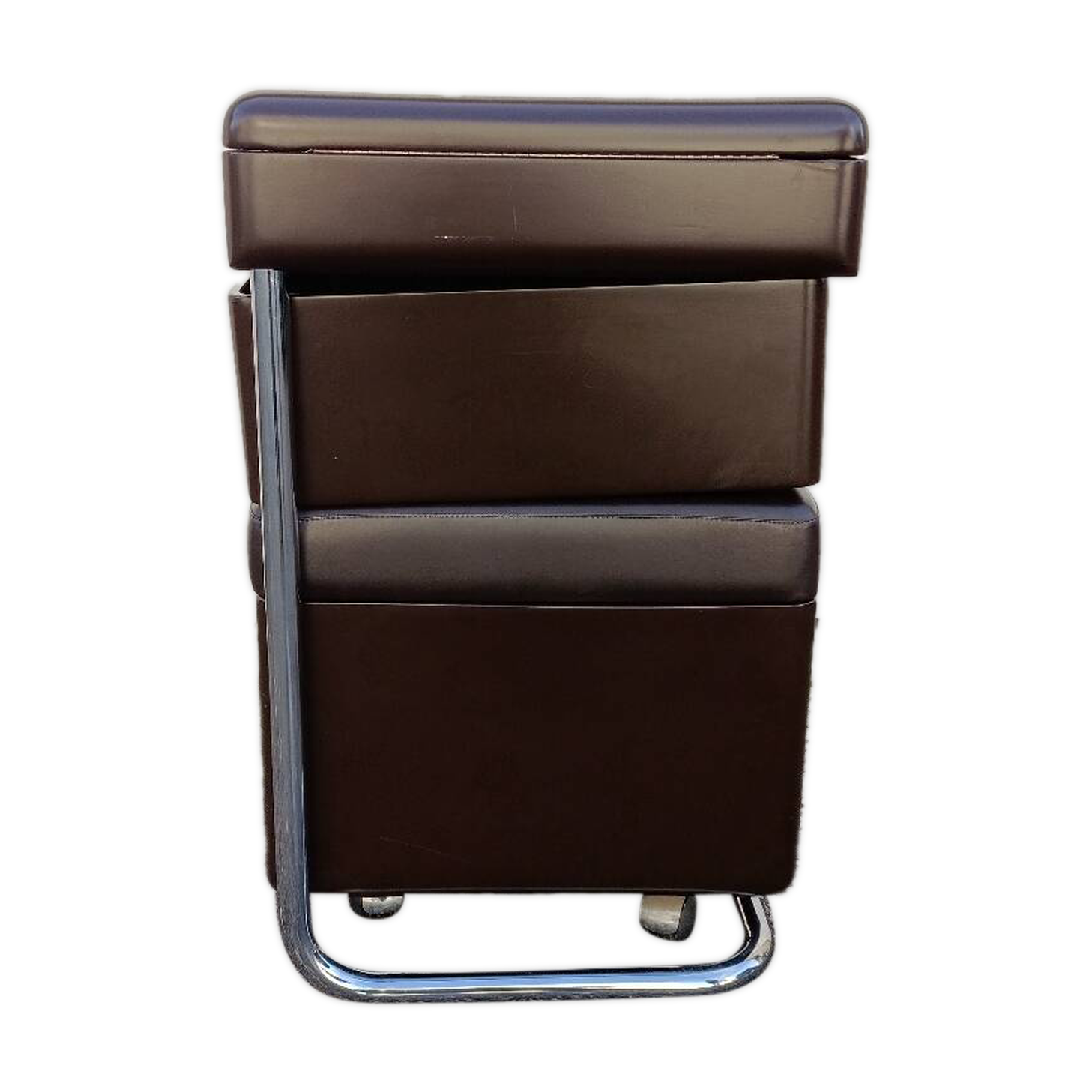 Hairdresser by Carlo Urbinati