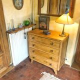 Dresser compass feet