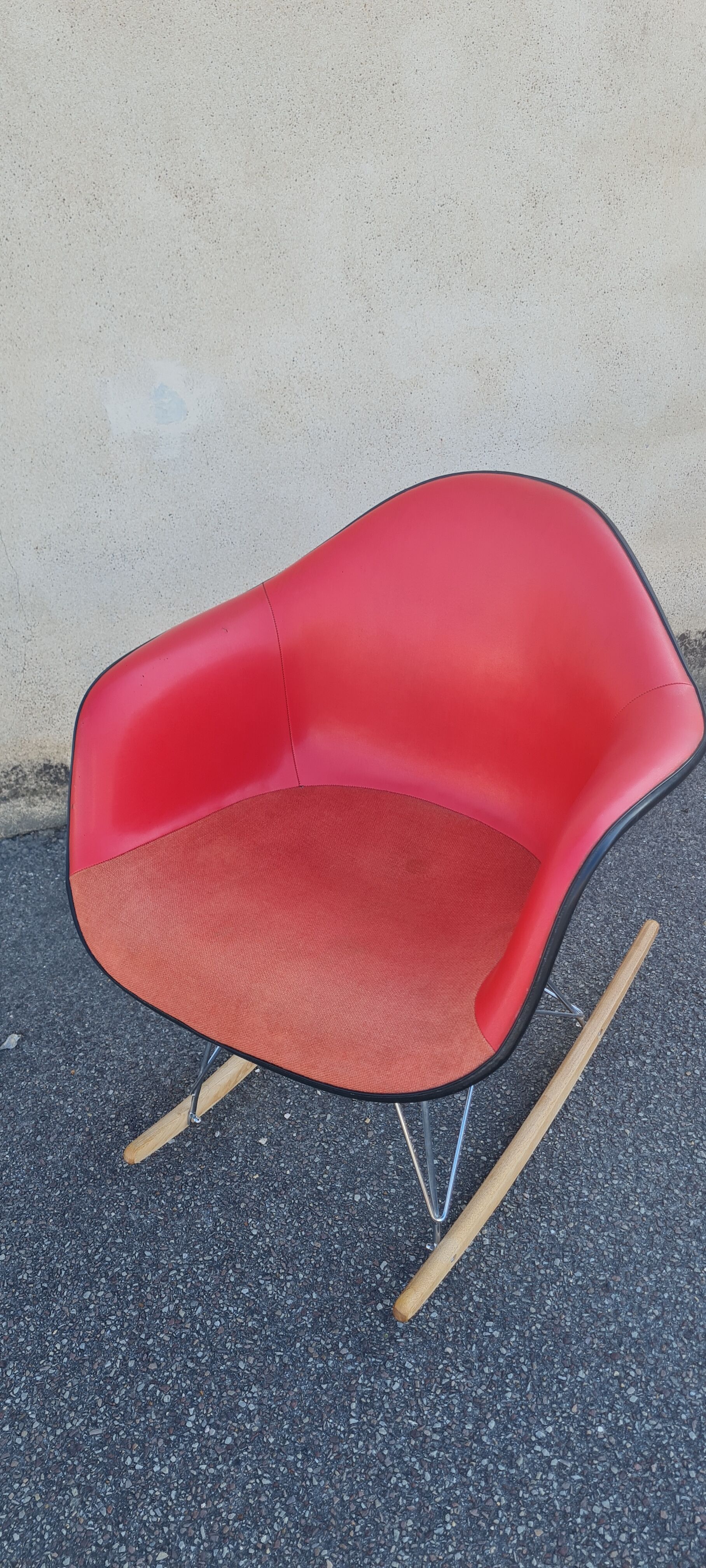 Rocking chair RAR fiberglass by Charles & Eames 1970