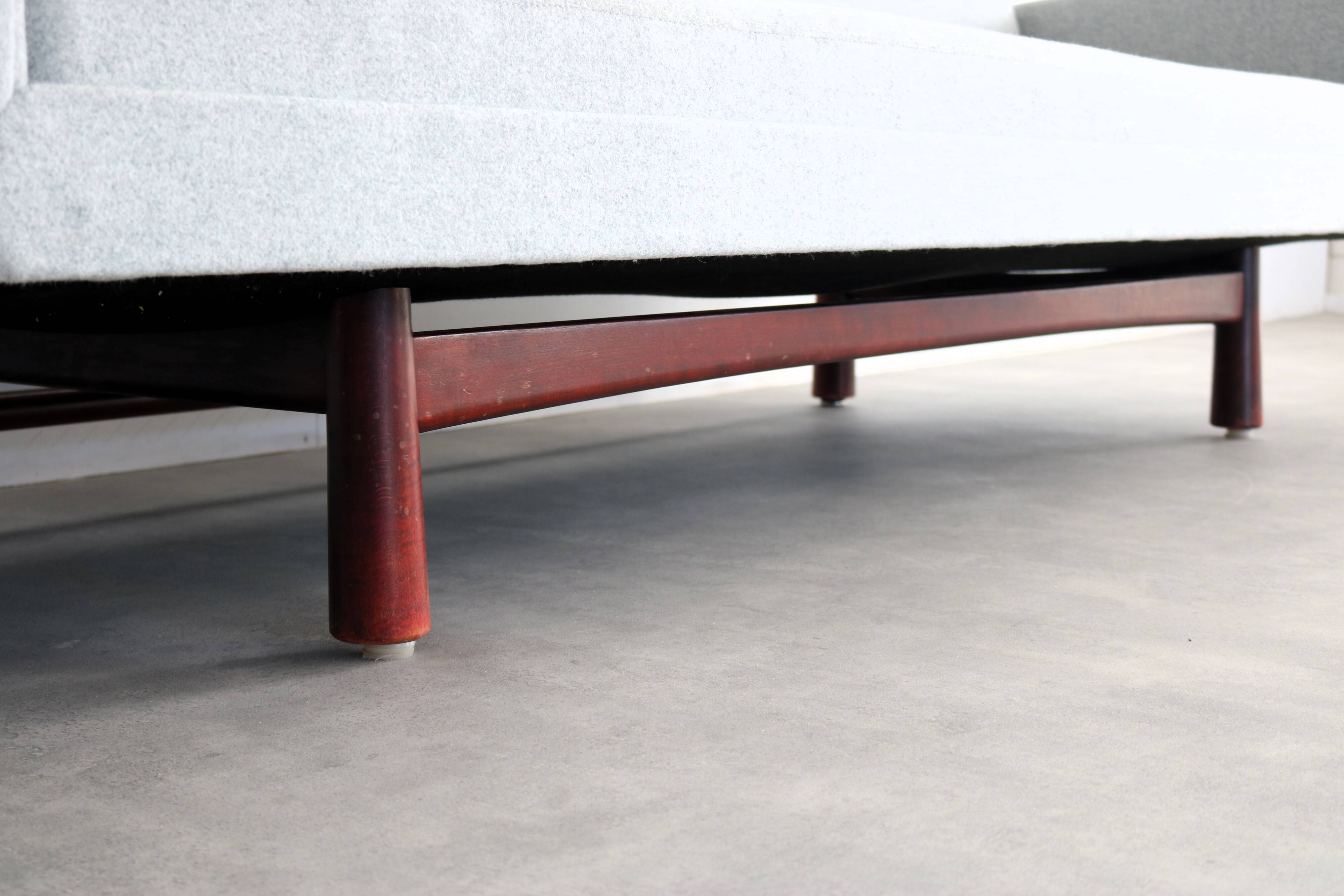 Rare sofa by Edward Wormley model "New York"