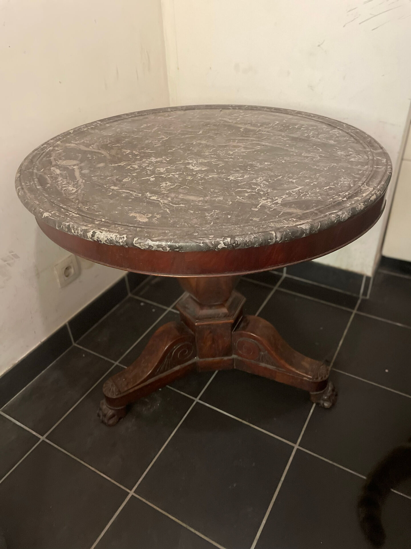 Gueridon table, 19th century, marble and mahogany