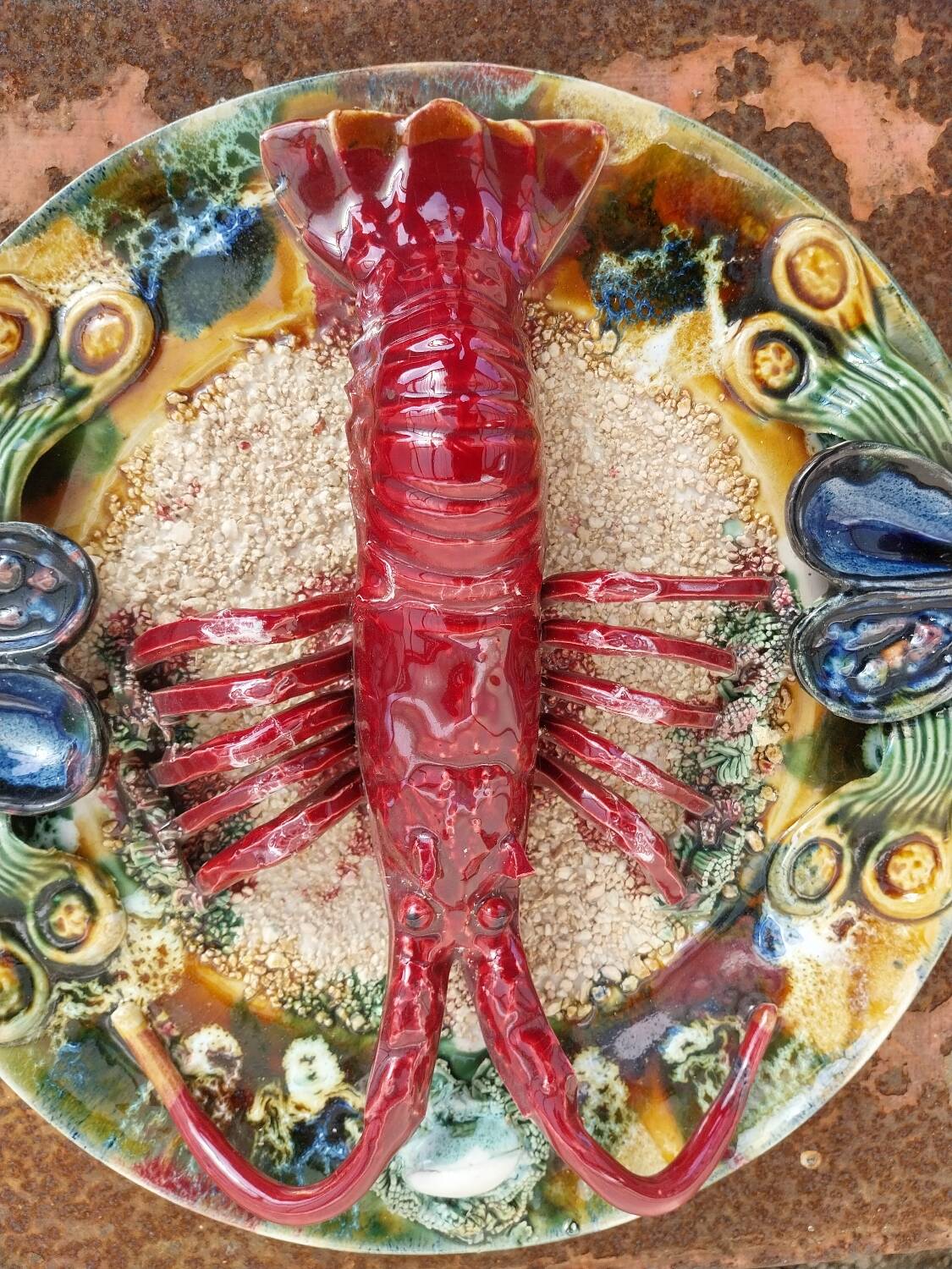 Trompe l'oeil slip dish.