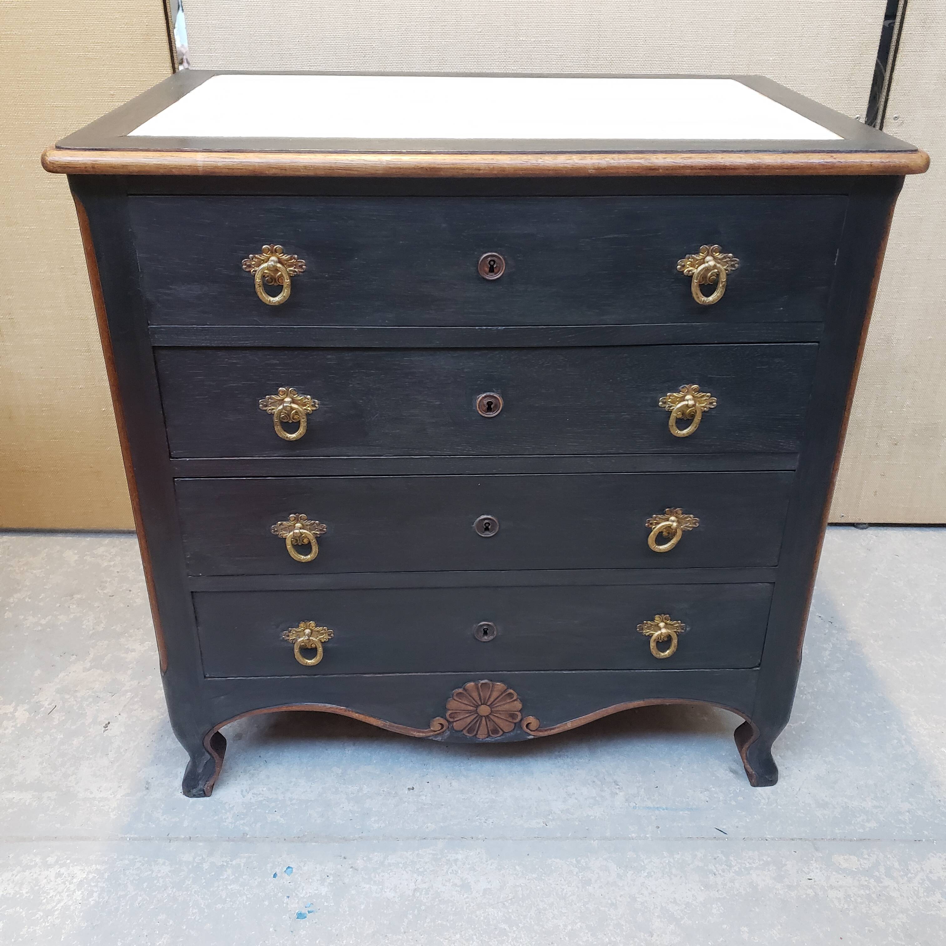 4 drawer chest of drawers