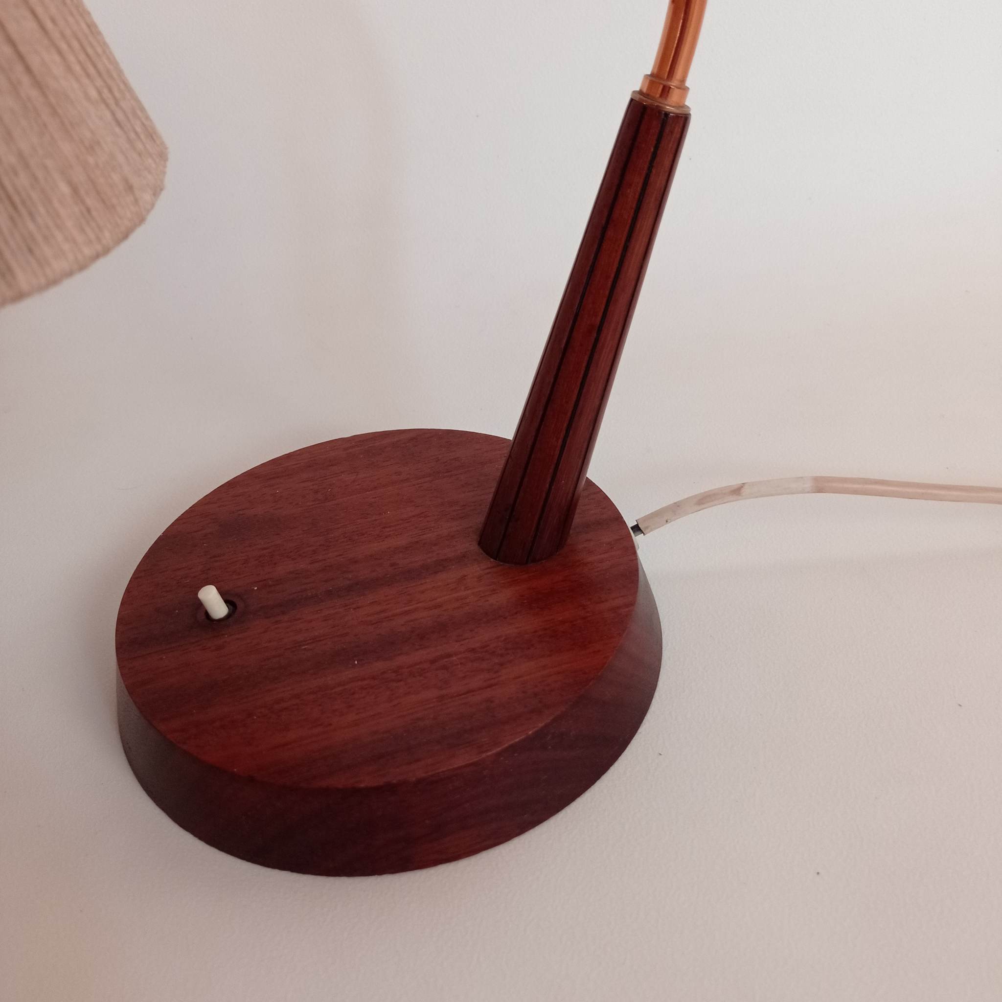 Lampe de table Temde produite dans les années 60 en Suisse.