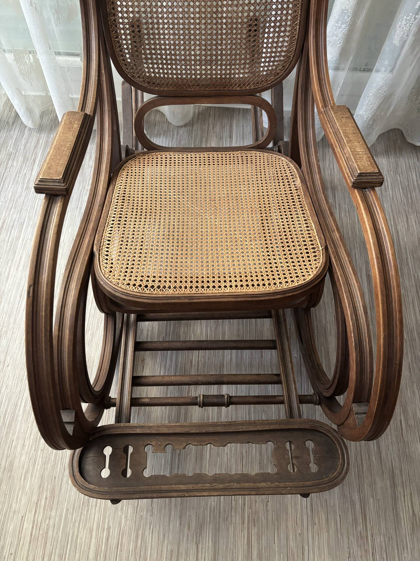 Thonet rattan rocking chair from the 1920s.