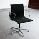 Paire de chaises de bureau ‘EA108’ par Charles & Ray Eames