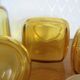 Ensemble de trois pots bocaux en verre jaune vintage