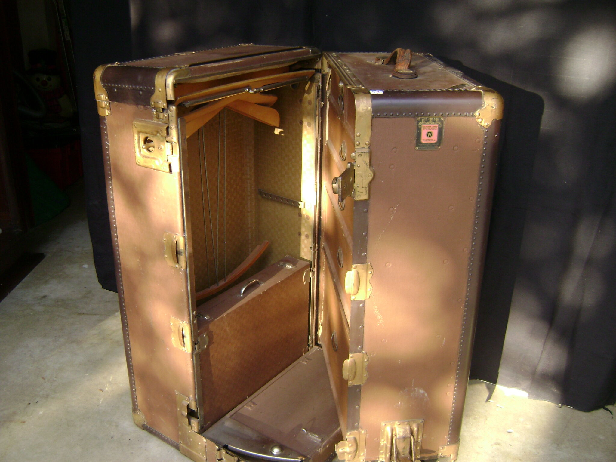 1920 american brand wheary travel trunk
