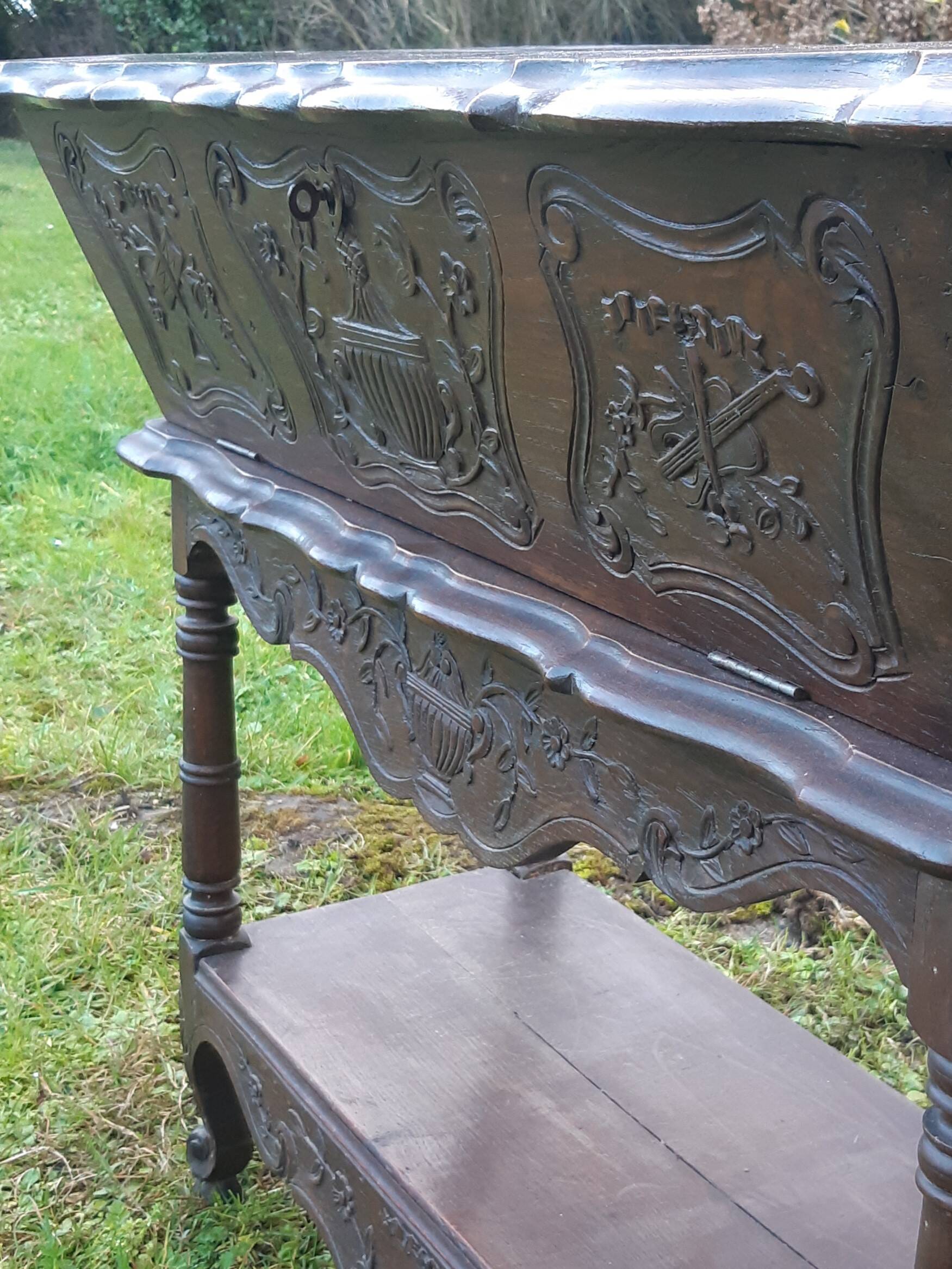Provençal oak kneading trough