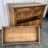Commode style Louis Philippe en ronce de noyer,  fin XIXème