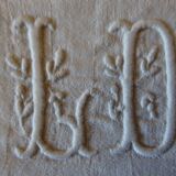 Lot of 7 monogrammed towels LD