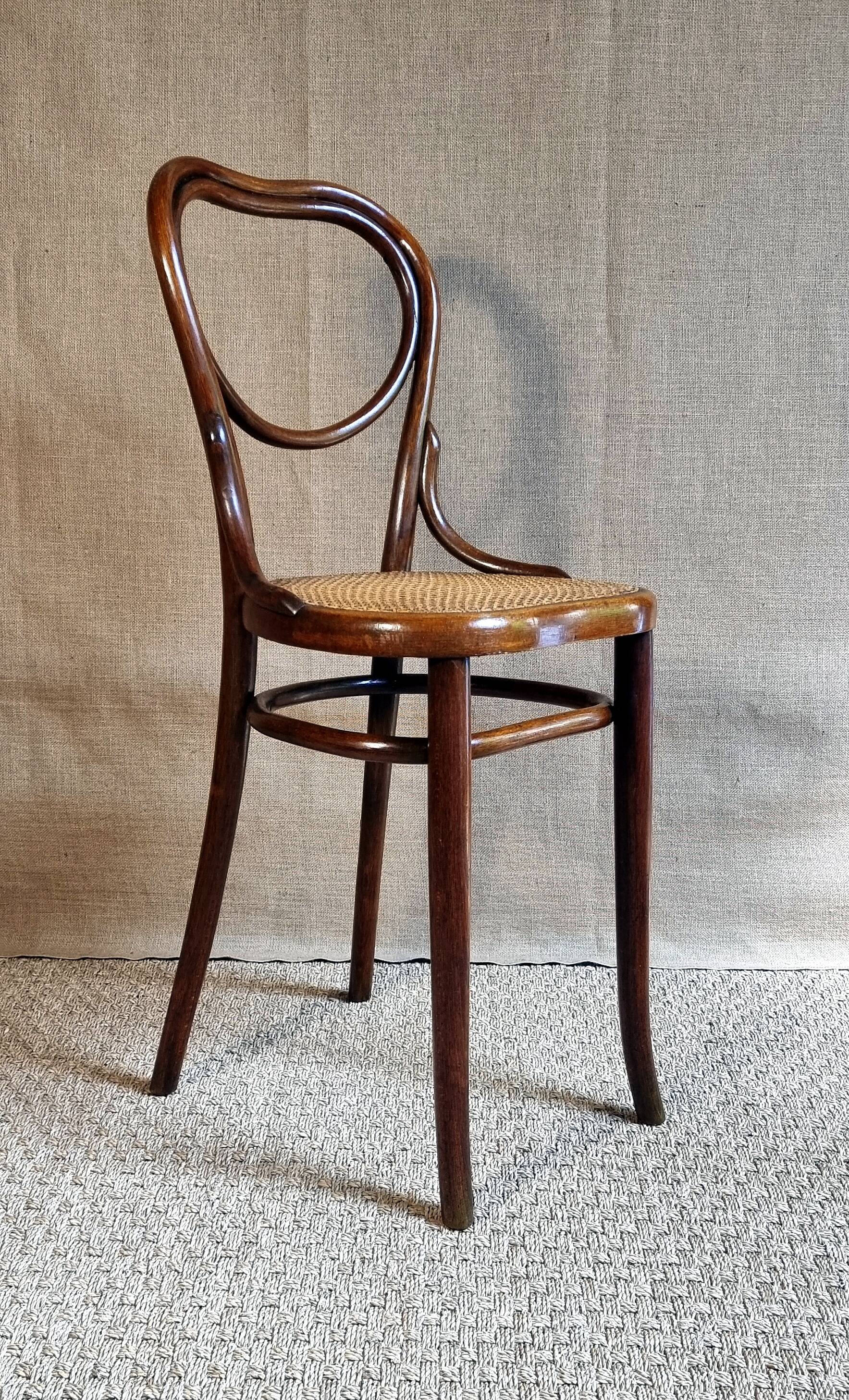 Thonet chair n°28 from shop and counter 1900