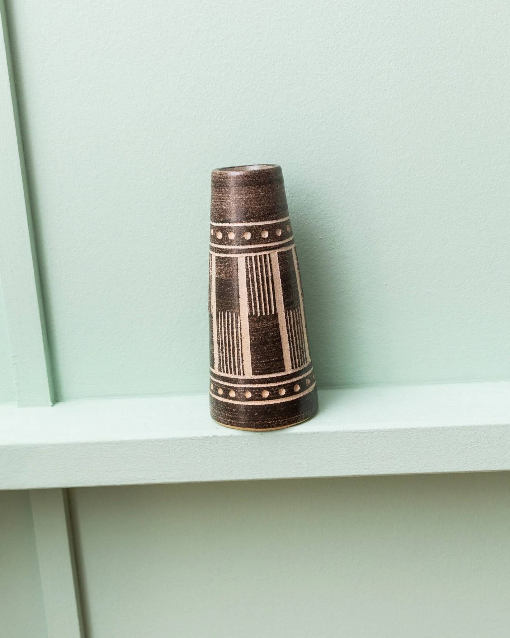 Vintage VEB Coswig GDR Ceramic Vase Marron with Beige Ritzdekor, 1970s