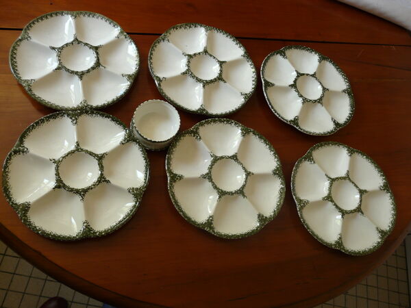 6 assiettes à huîtres, 1 ramequin et 1 coupelle de la manufacture Gien