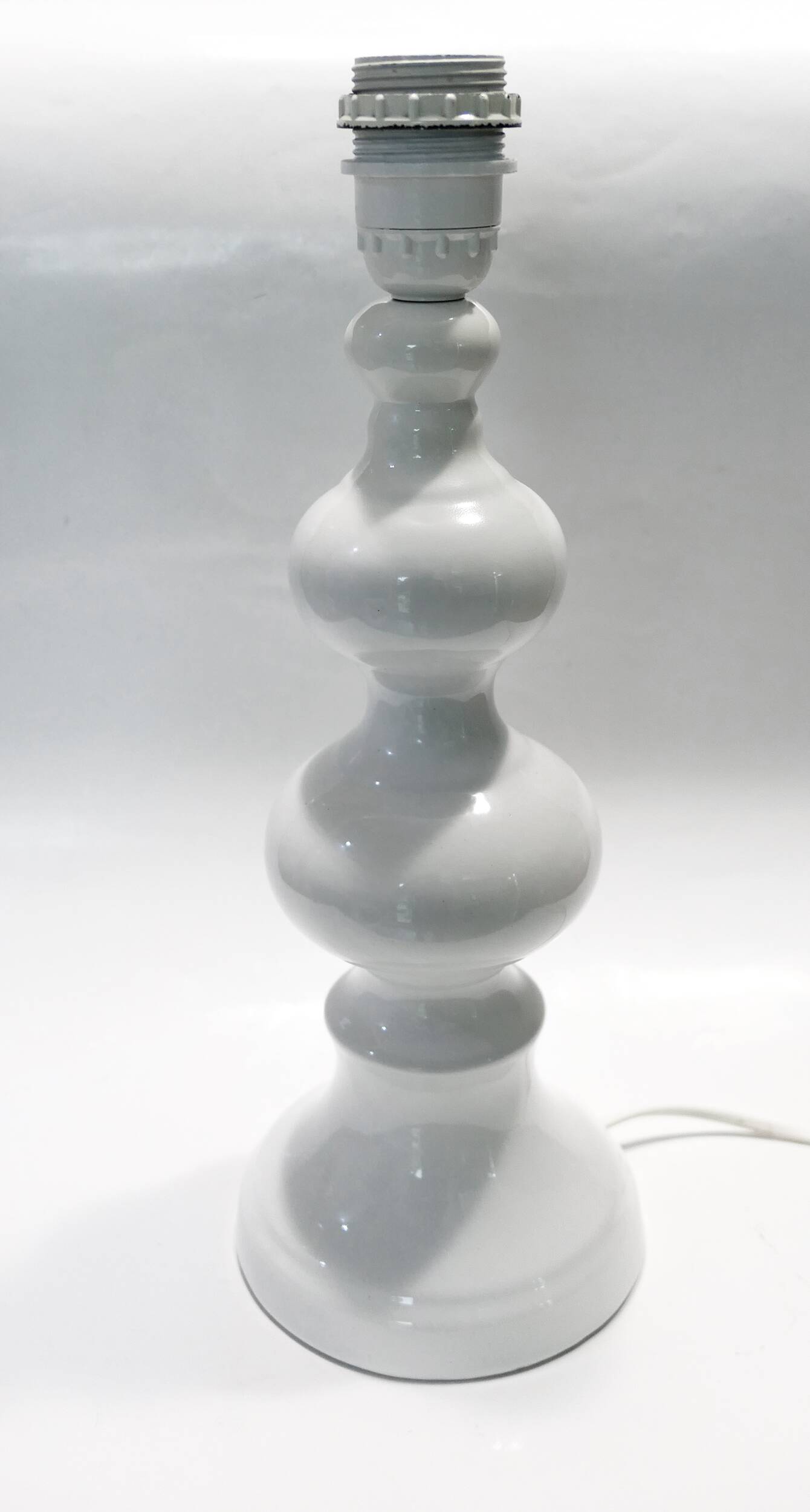 Bayer 1976 white ceramic lamp base