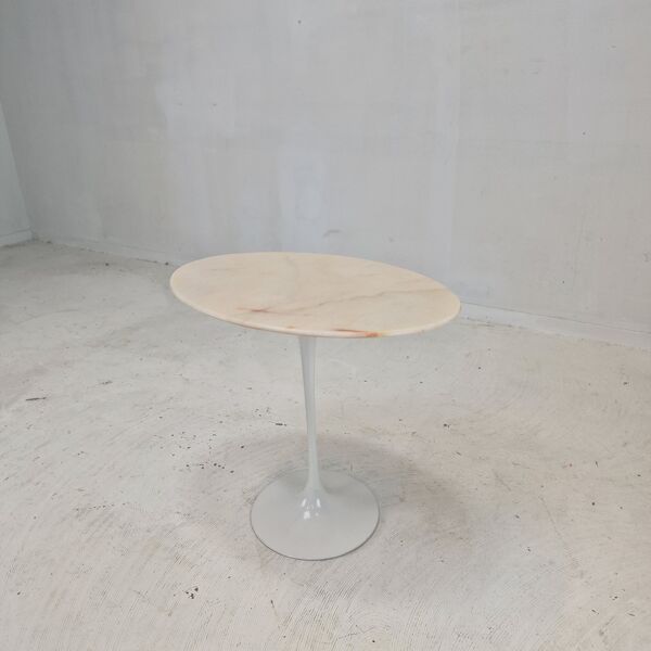Table d’appoint ovale en marbre par Eero Saarinen pour Knoll