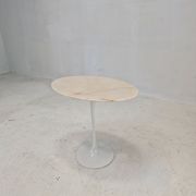 Oval marble side table by Eero Saarinen for Knoll