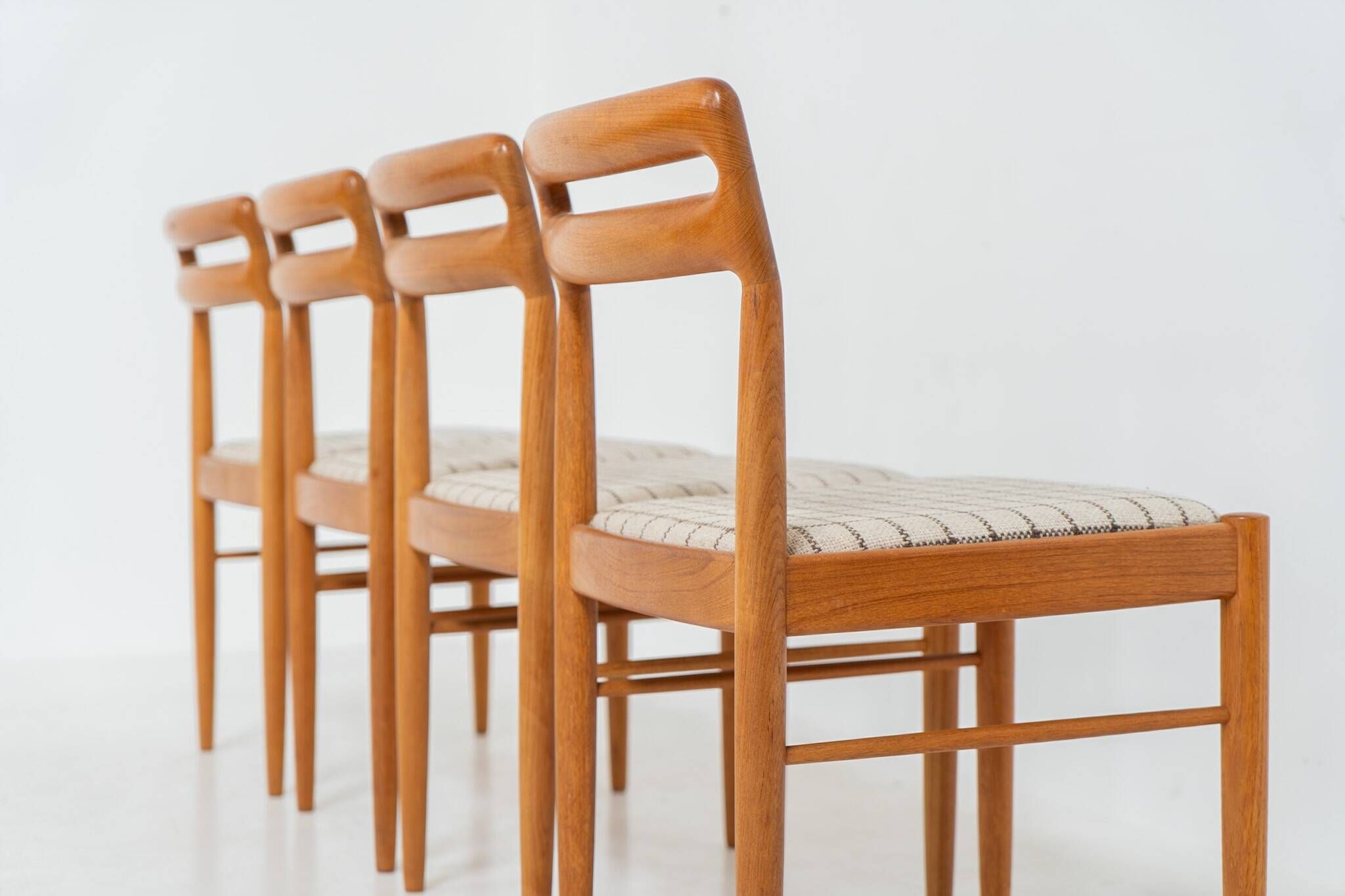 Ensemble de 4 chaises de salle à manger par H.W. Klein pour Bramin
