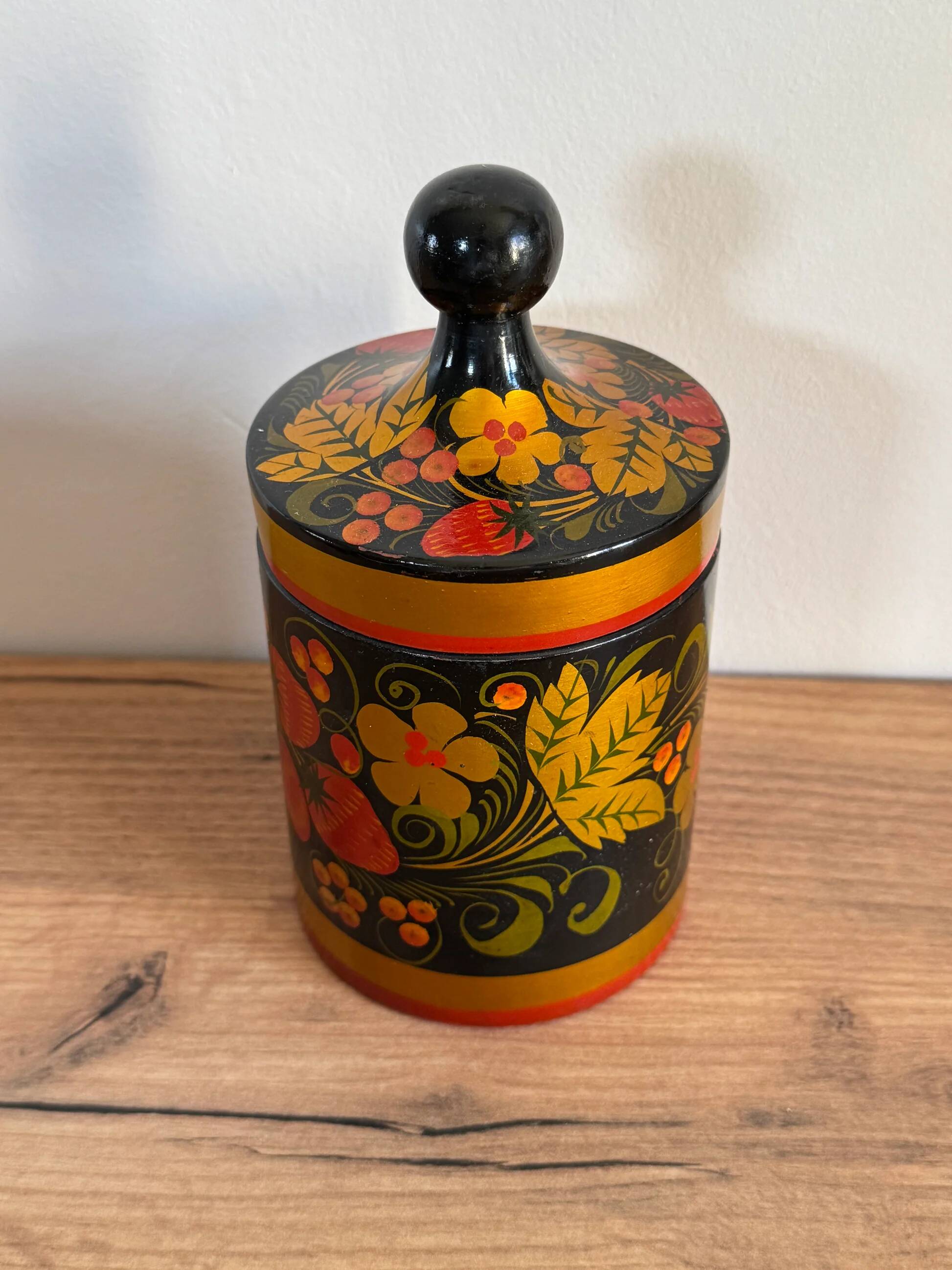 Pot apothicaire russe en bois