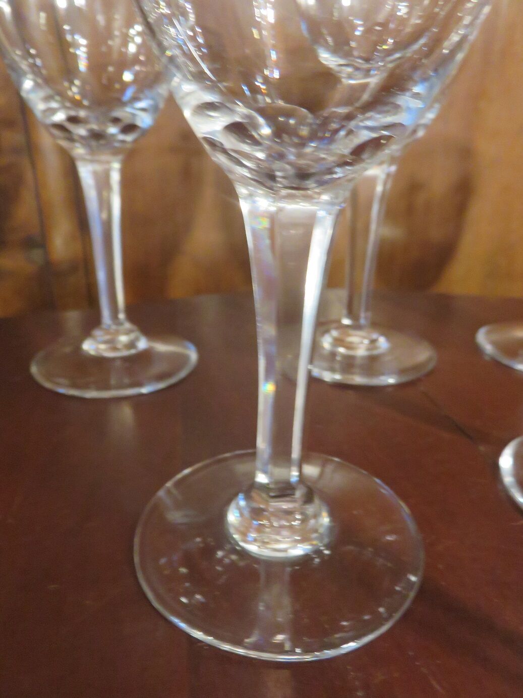 Suite of 8 crystal wine glasses