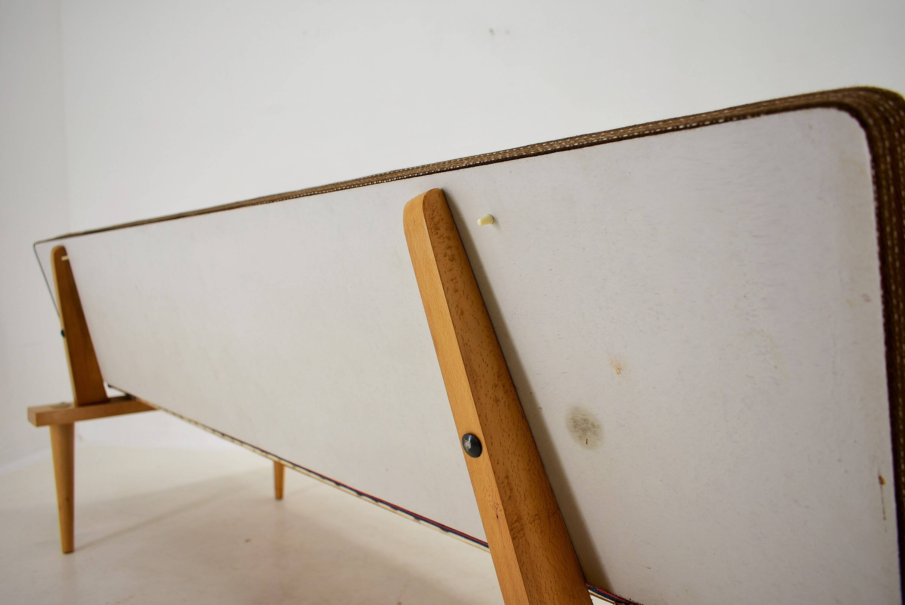 Mid-century Sofa or Day Bed by Miroslav Navrátil, Interier Praha, 1960's