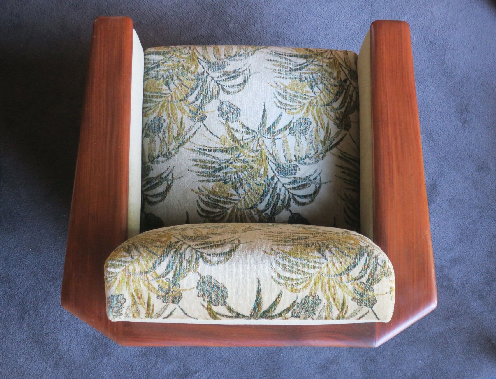 Pair of italian lounge chairs afrormosia and mohair, 1940s