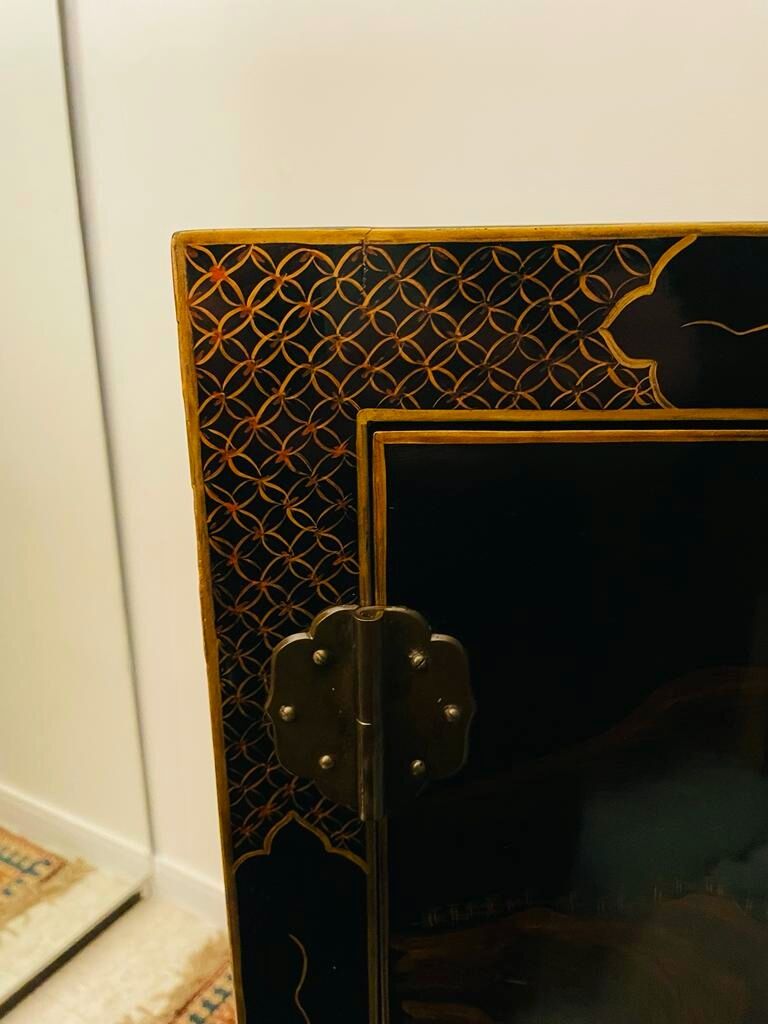 Bar furniture / coat of arms Chinese lacquered entrance