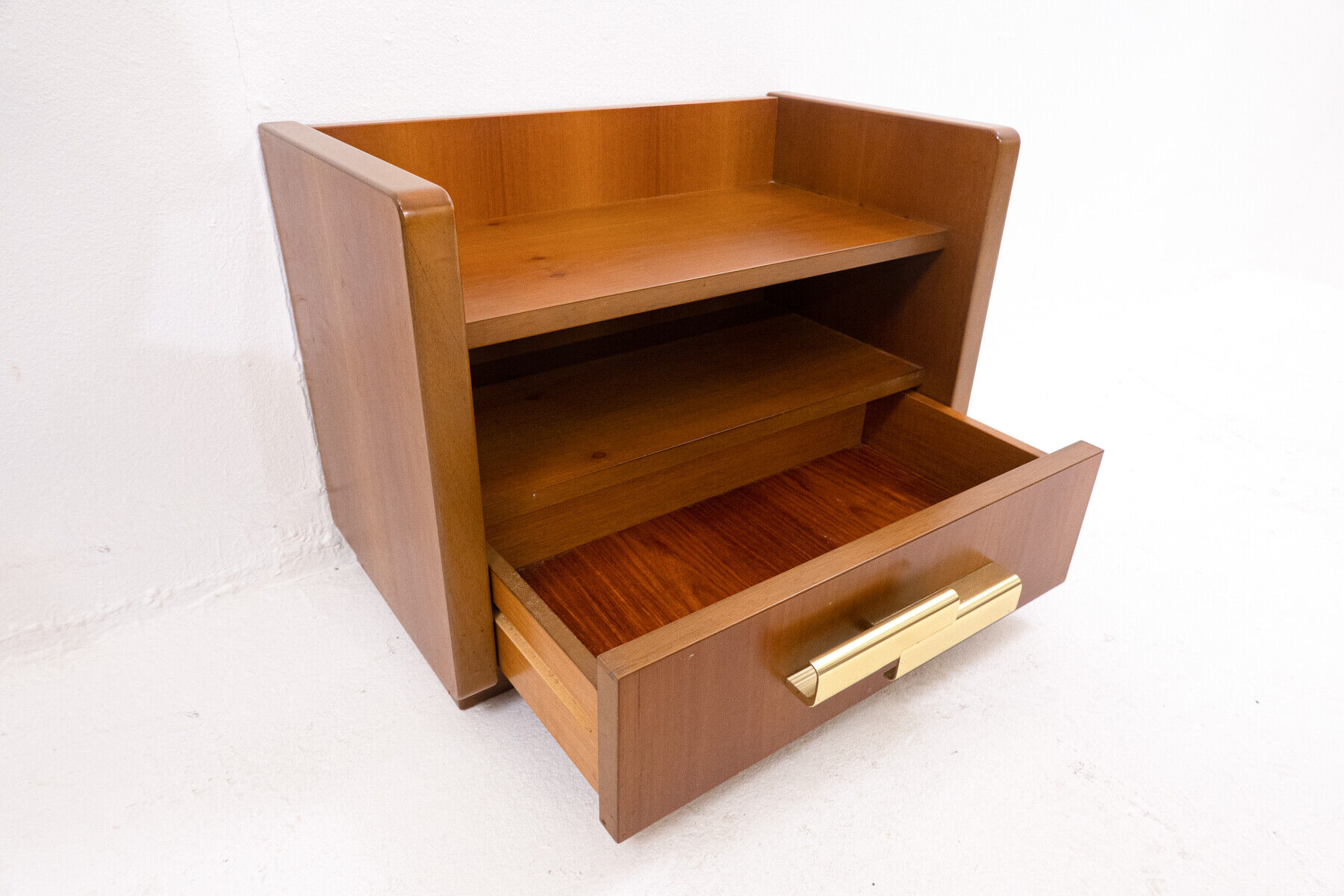 Pair of mid-century wooden drawers nightstands, Italy 1950s