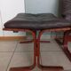 Fauteuil Ingmar Relling chauffeuses et Ottoman bois vintage scandinave