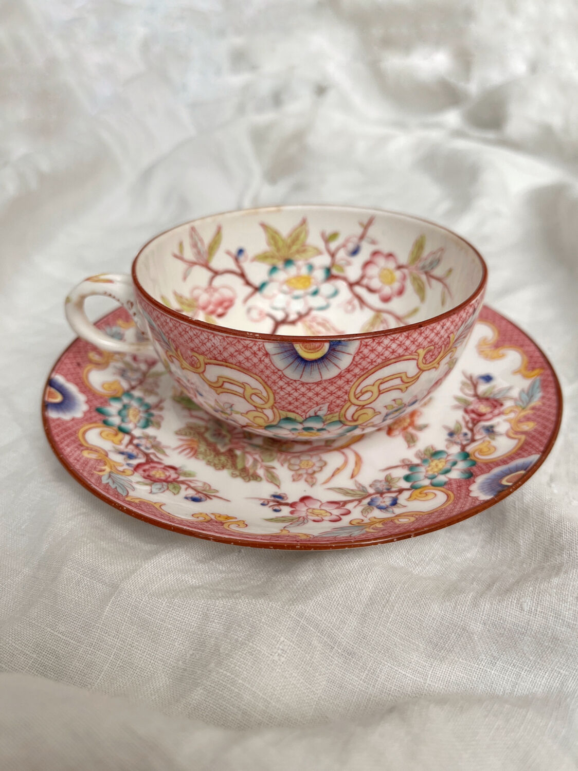 Fine earthenware coffee cup Minton pink Sarreguemines decor