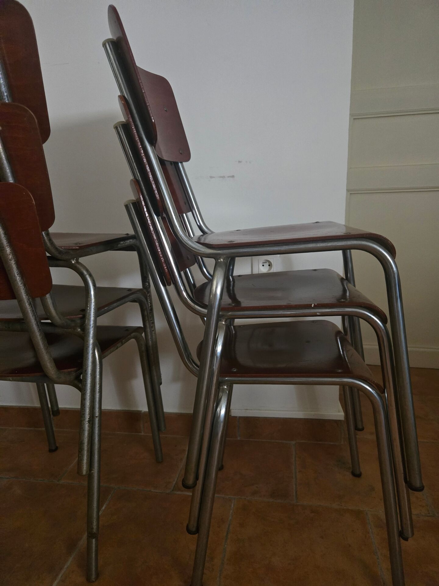 6 vintage chairs