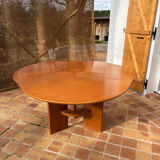 Simat dining table