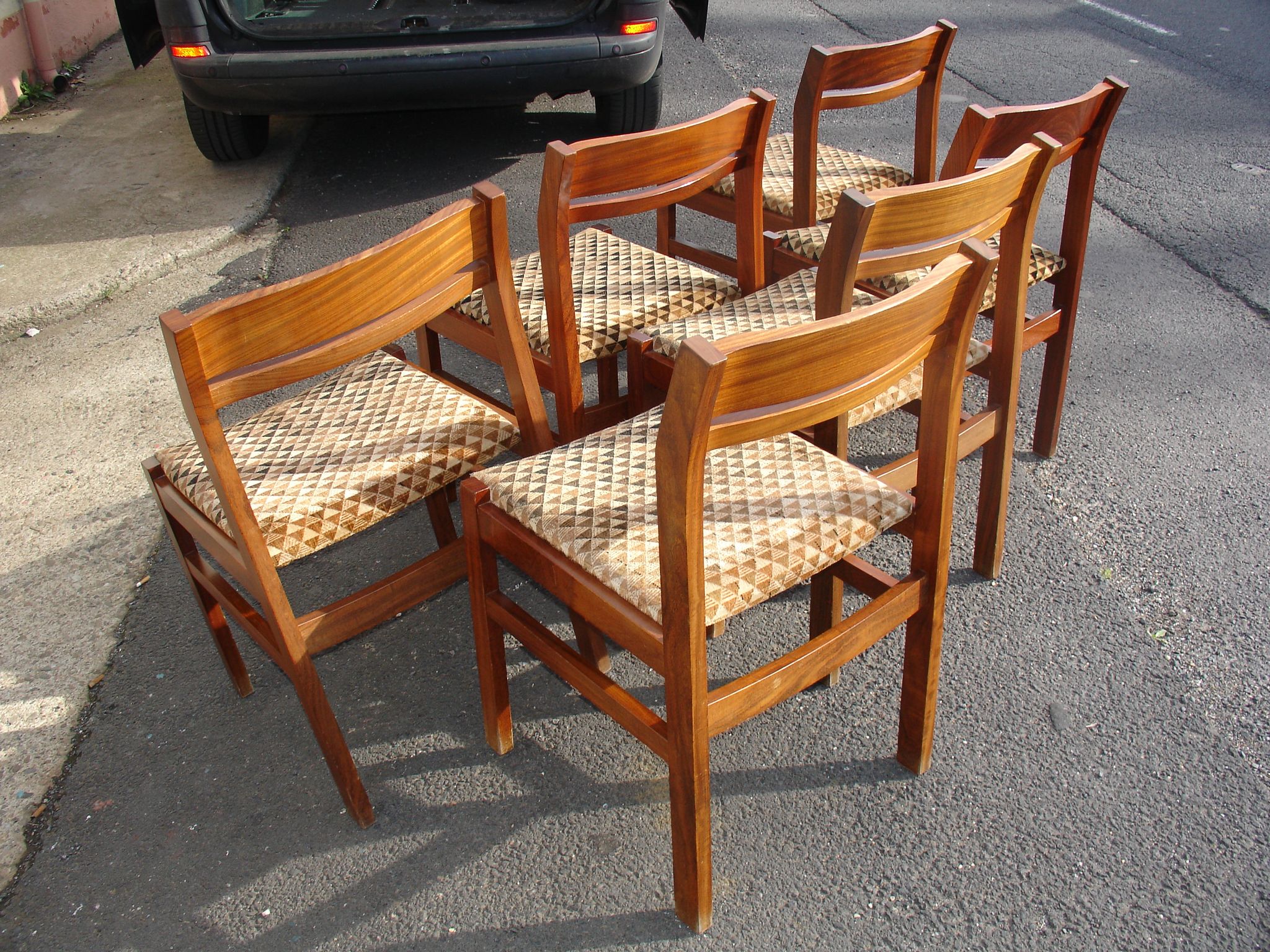 Série de 6 chaises en Pao Rosa vers 1950-60