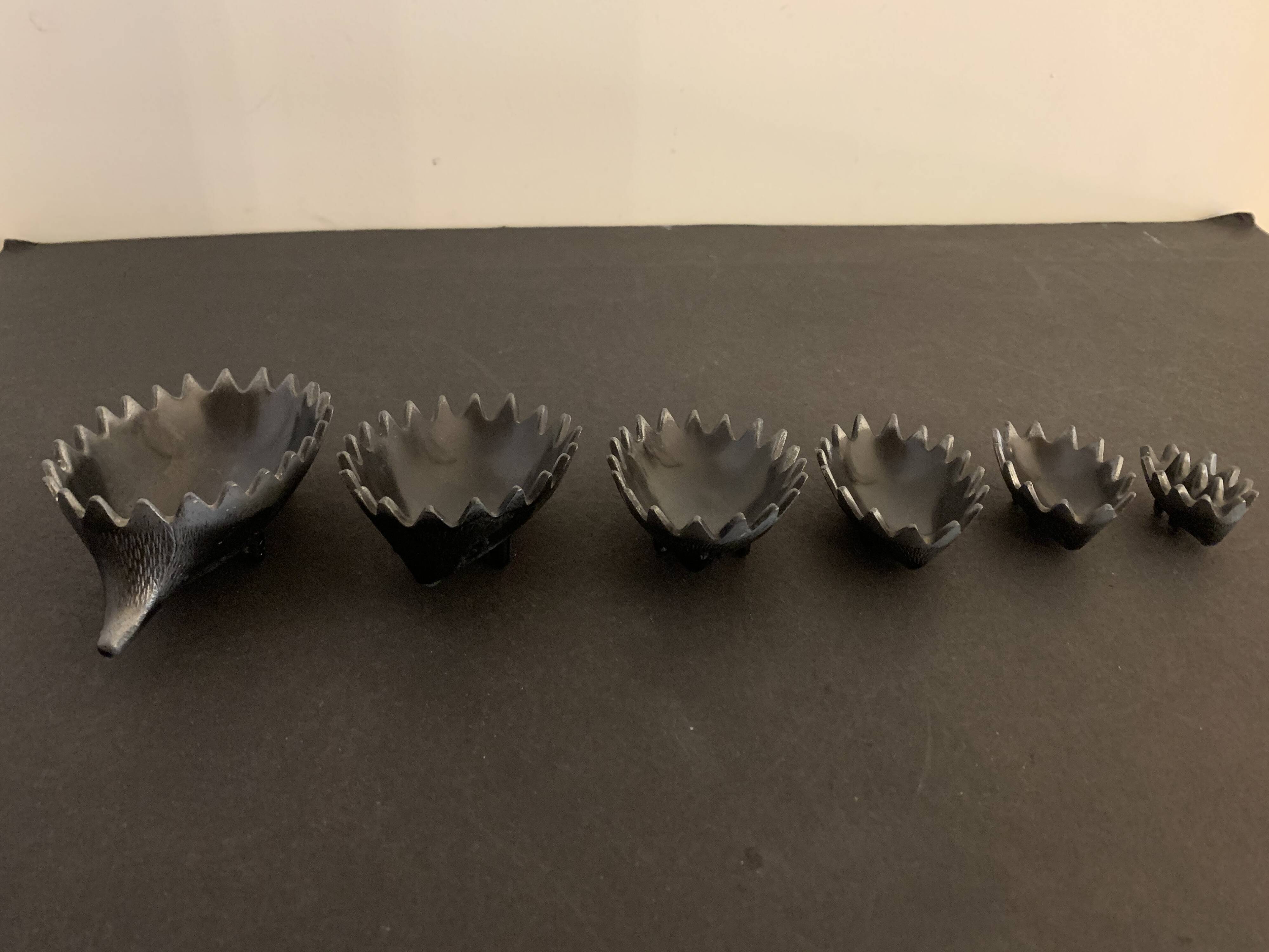 Ashtray 6 hedgehogs in bronze 1950