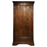 Armoire française du XVIIIe siècle 'fleur-de-lis'