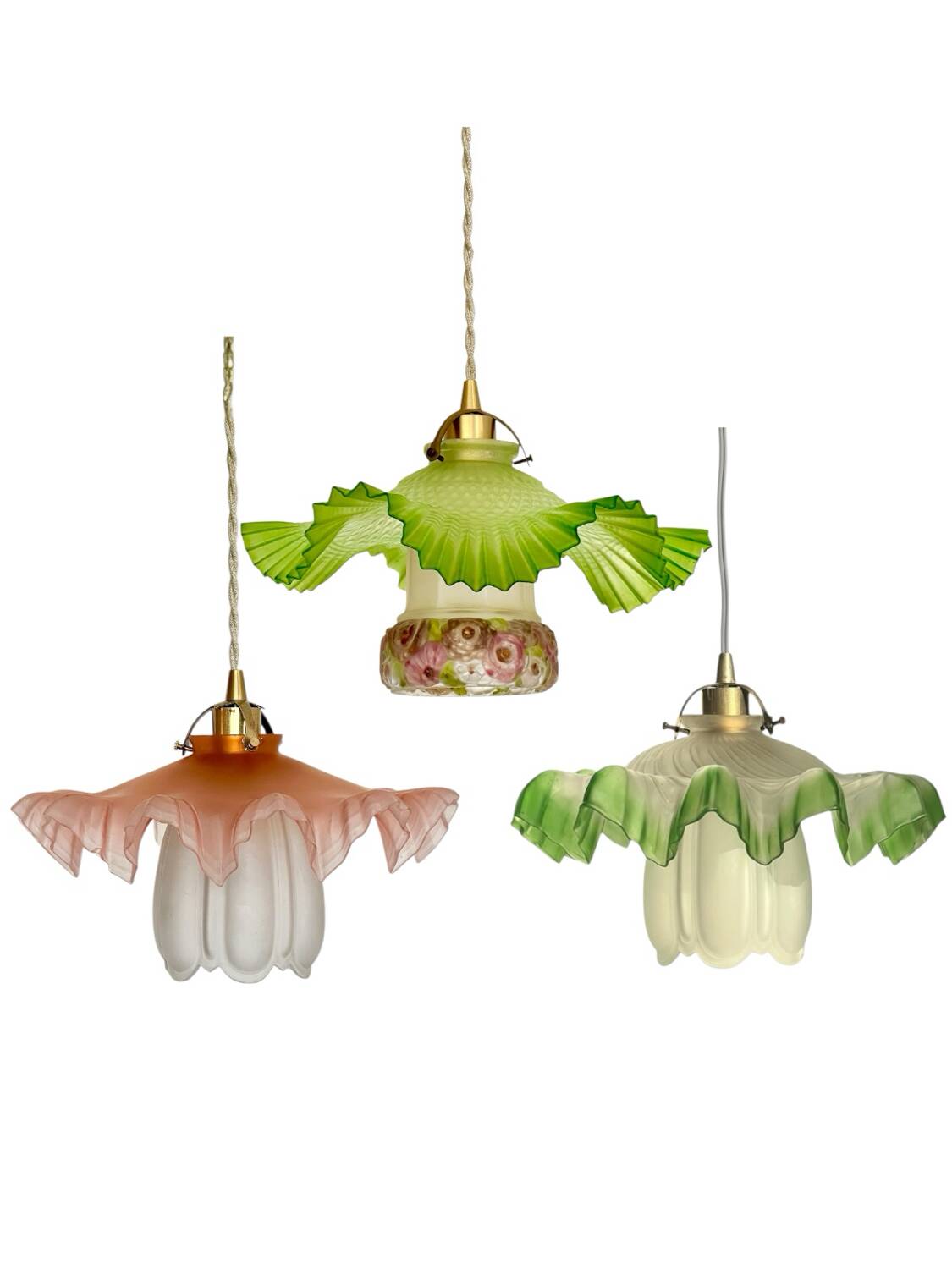 Paire de suspensions en opaline plissée et tulipes à motifs Art déco