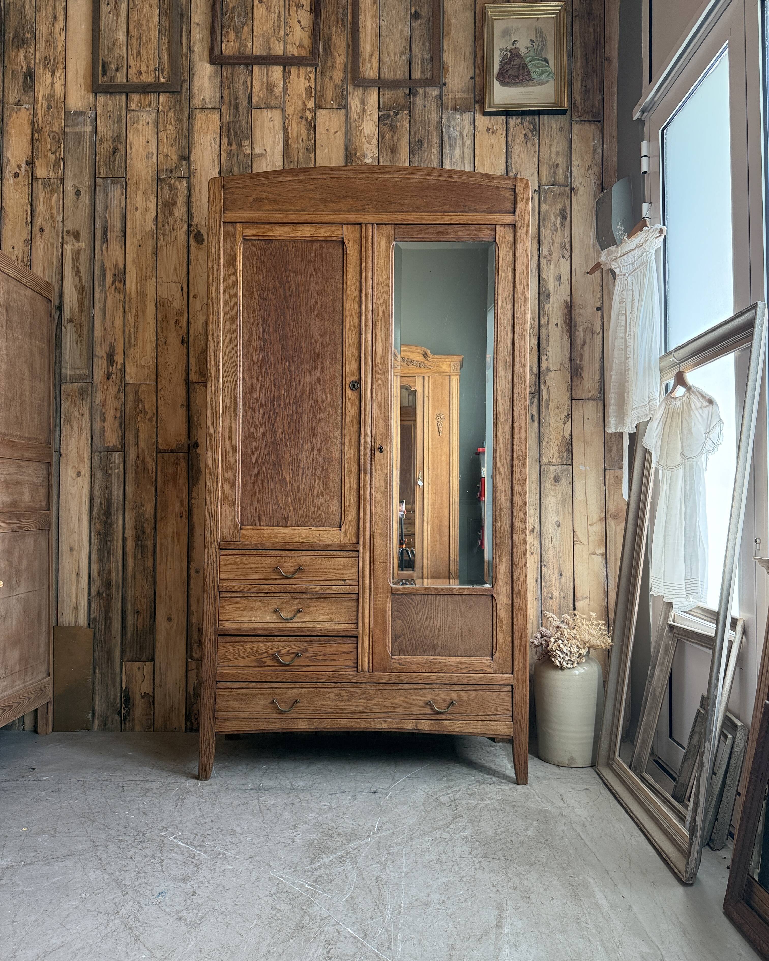 Large Art Deco oak wardrobe (renovated)
