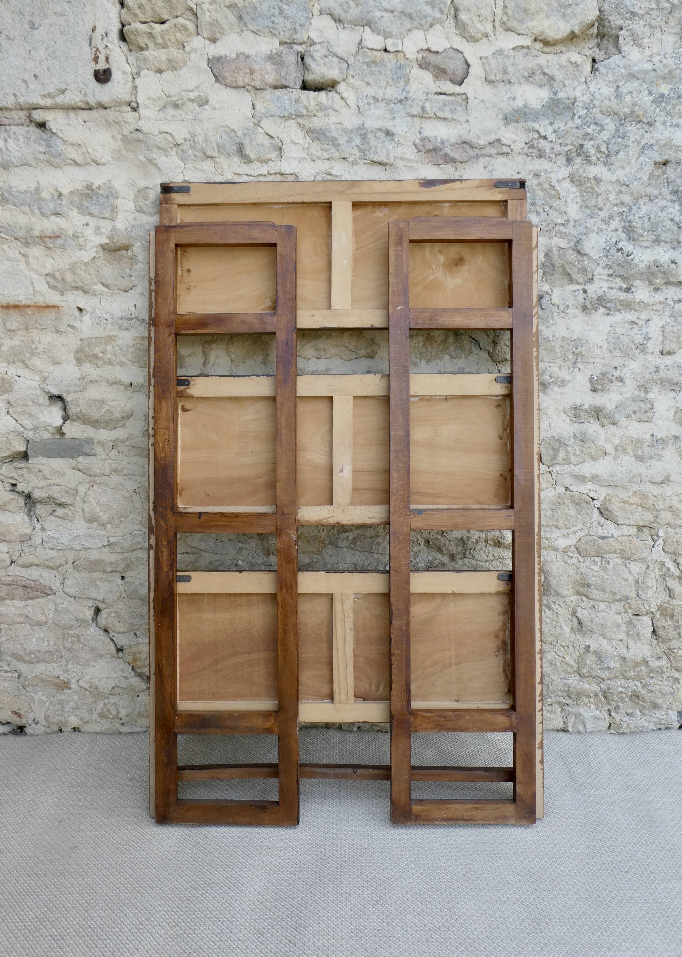 Wooden bookseller's shelf, folding
